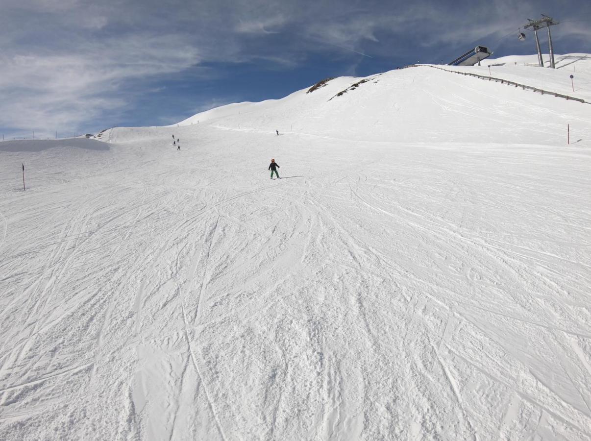 Modern Mountain Apart Directly By Skiing Area Раурис Экстерьер фото